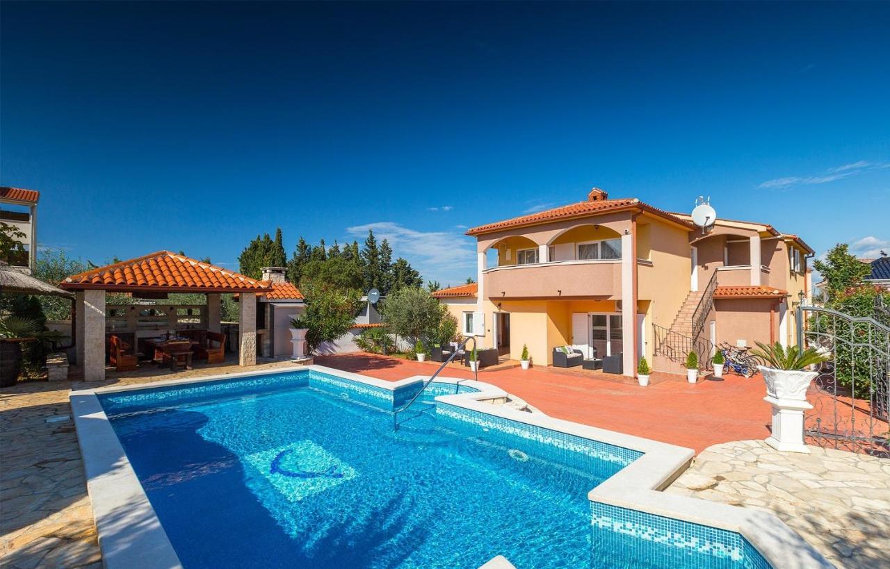 Villa Family House Seamare I